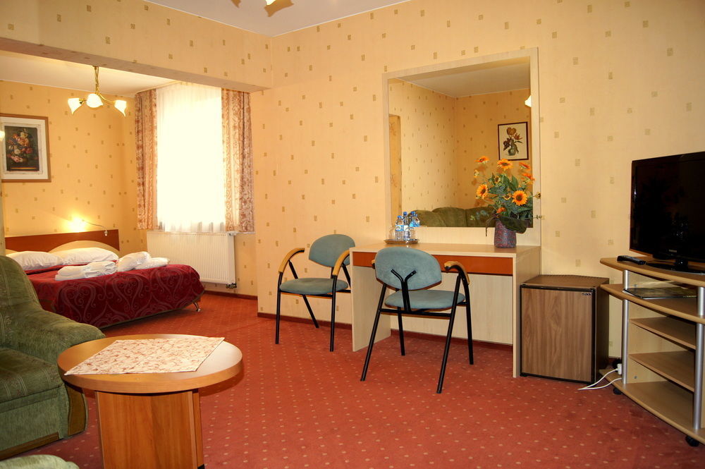 Pod Lipami Hotel Bystra  Luaran gambar