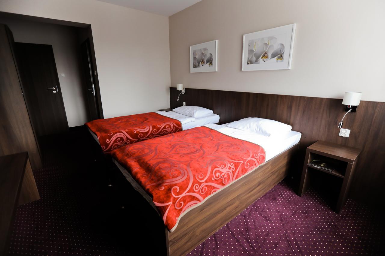 Pod Lipami Hotel Bystra  Luaran gambar